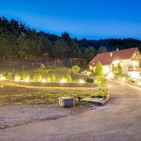 Villa Dino Tin Красно Поле Екстериор снимка