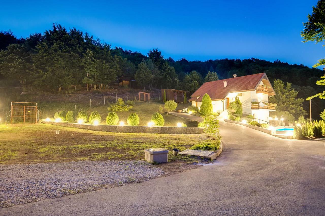 Villa Dino Tin Красно Поле Екстериор снимка