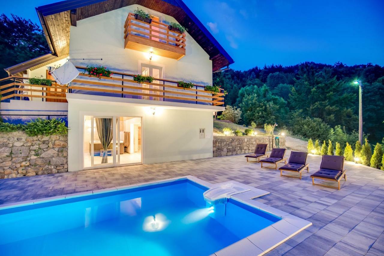 Villa Dino Tin Красно Поле Екстериор снимка