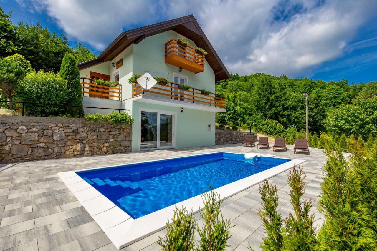 Villa Dino Tin Красно Поле Екстериор снимка