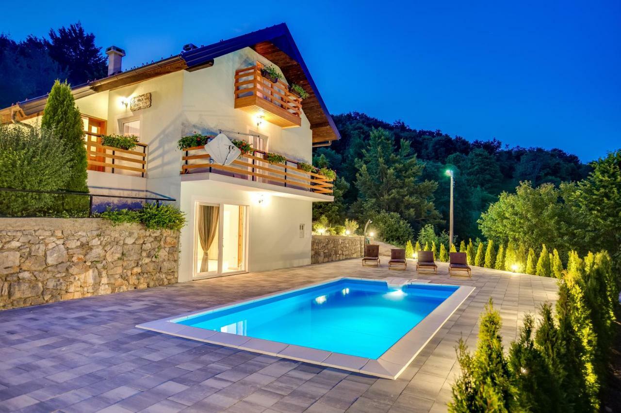 Villa Dino Tin Красно Поле Екстериор снимка
