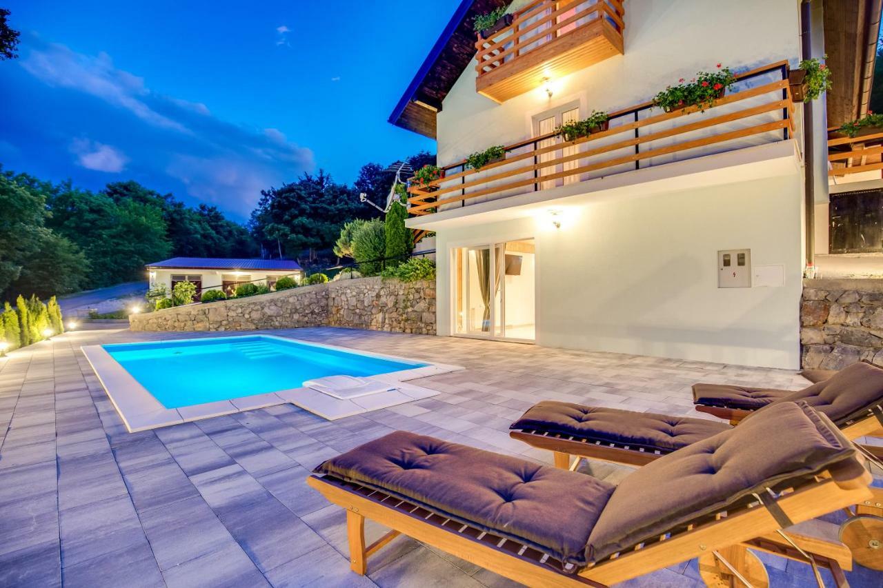 Villa Dino Tin Красно Поле Екстериор снимка