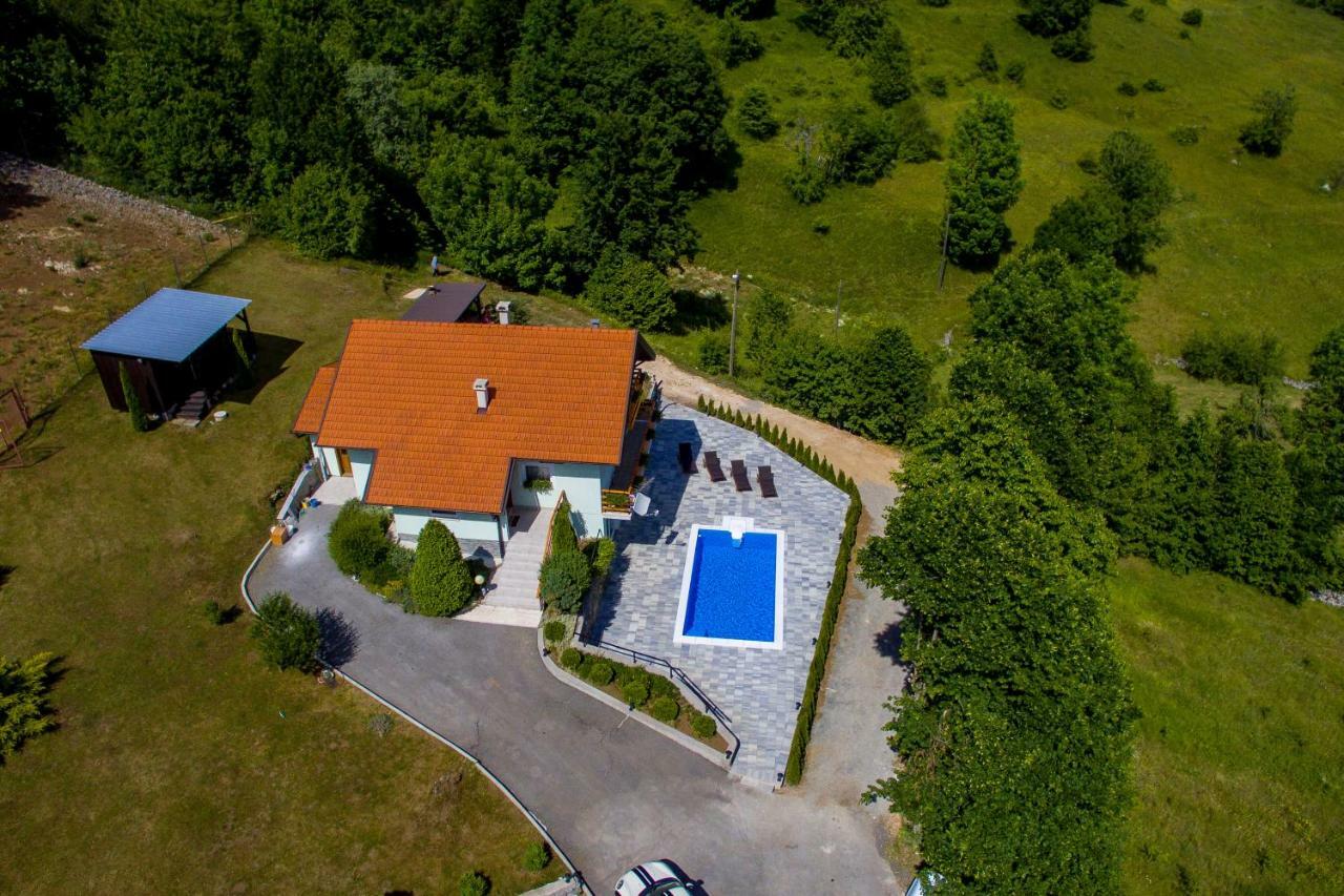 Villa Dino Tin Красно Поле Екстериор снимка