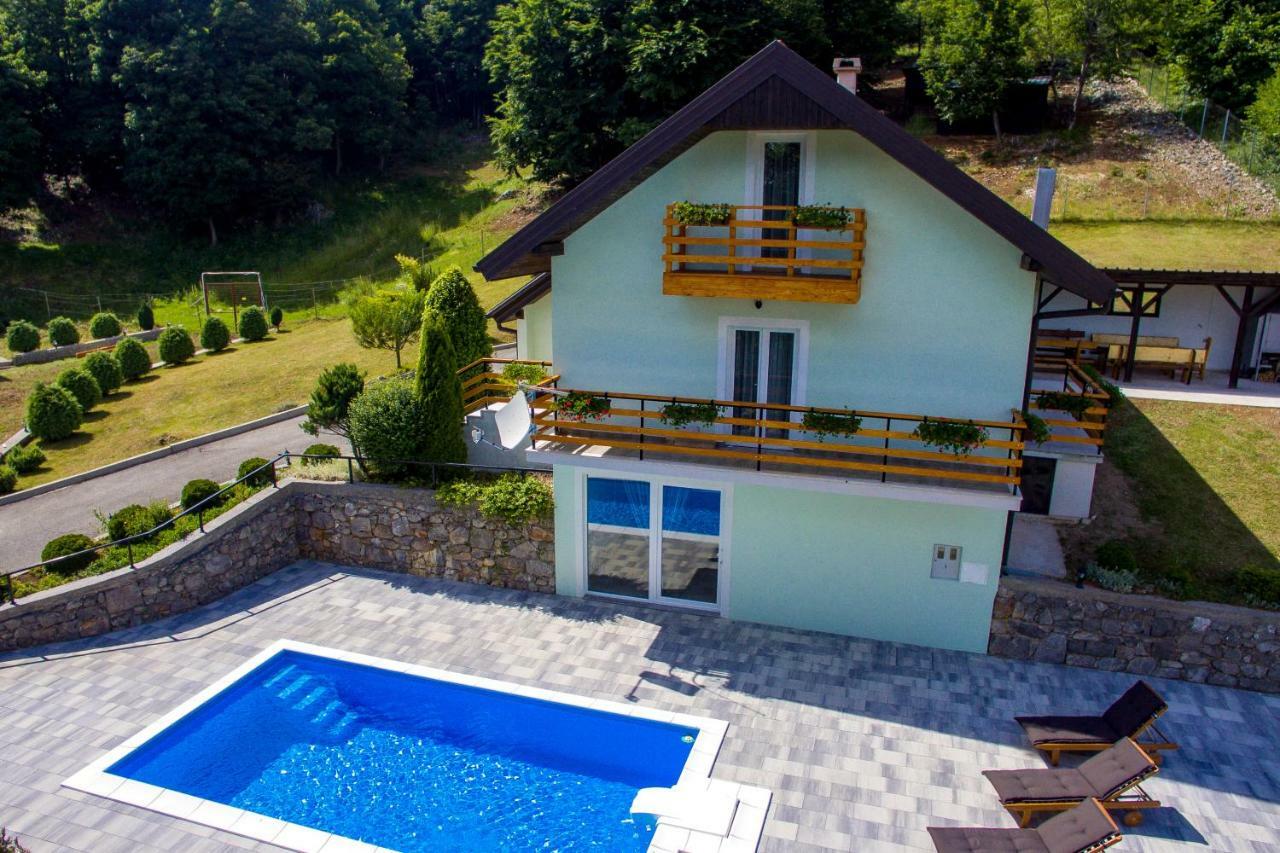 Villa Dino Tin Красно Поле Екстериор снимка