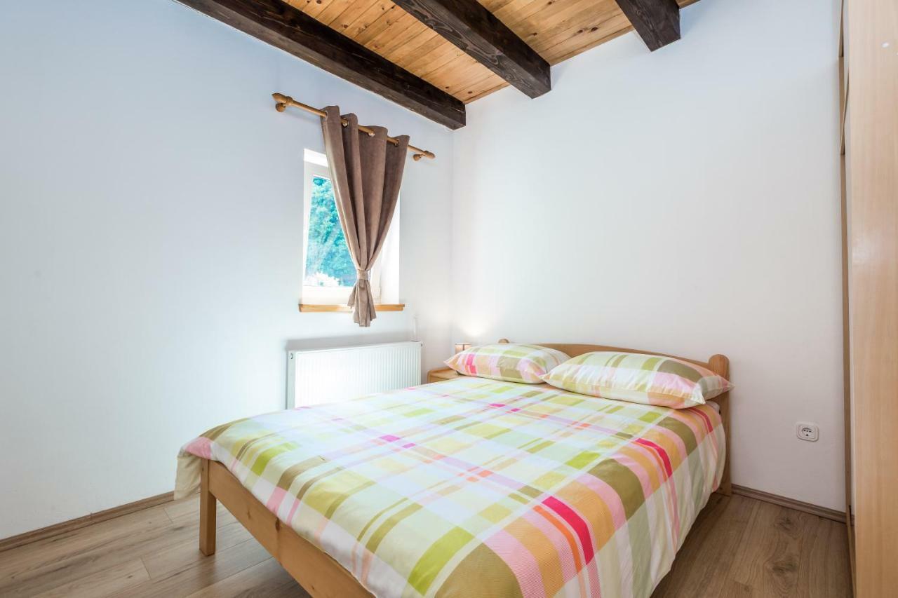 Villa Dino Tin Красно Поле Екстериор снимка
