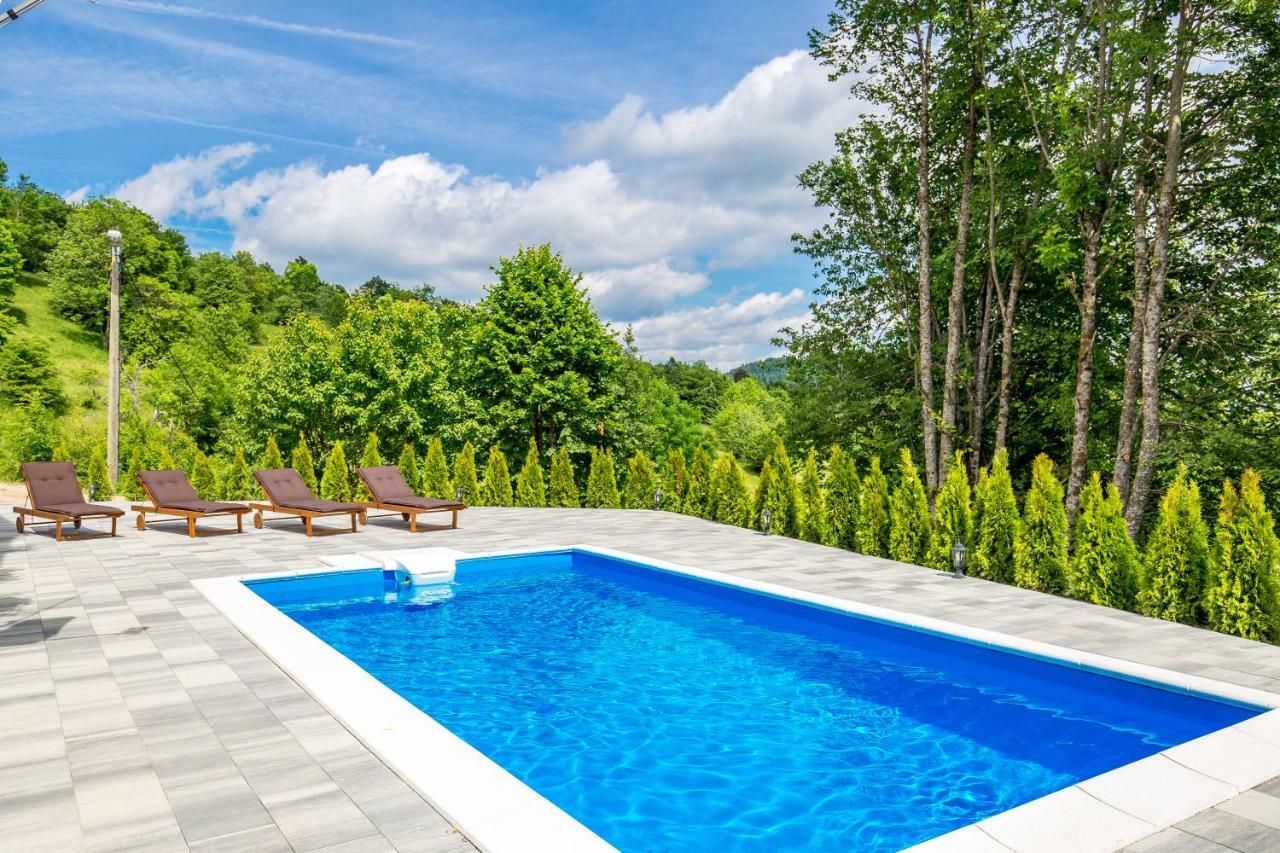 Villa Dino Tin Красно Поле Екстериор снимка
