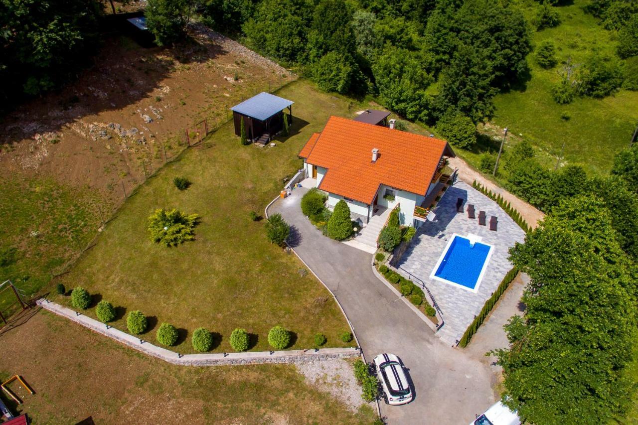 Villa Dino Tin Красно Поле Екстериор снимка