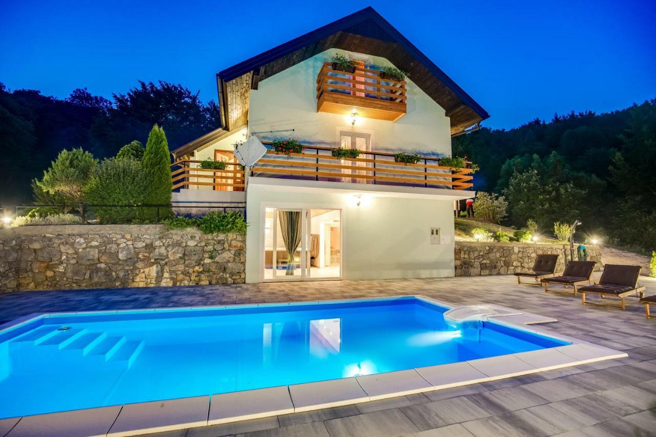 Villa Dino Tin Красно Поле Екстериор снимка