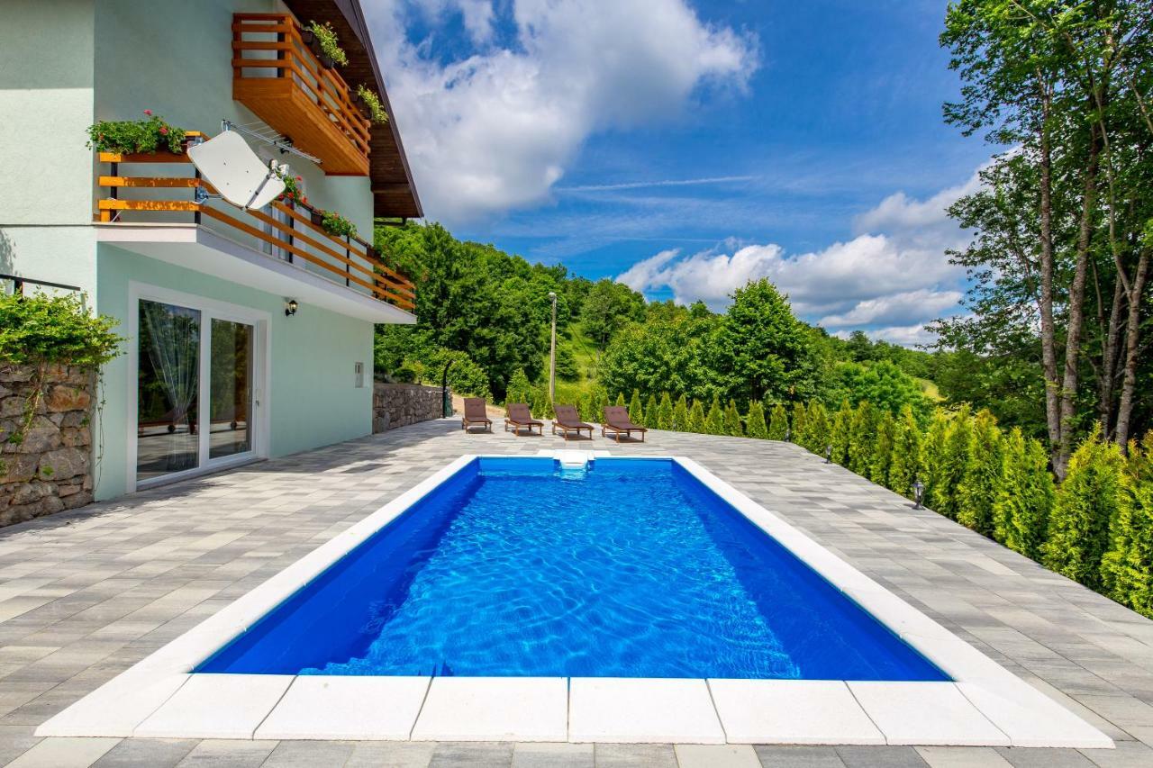 Villa Dino Tin Красно Поле Екстериор снимка