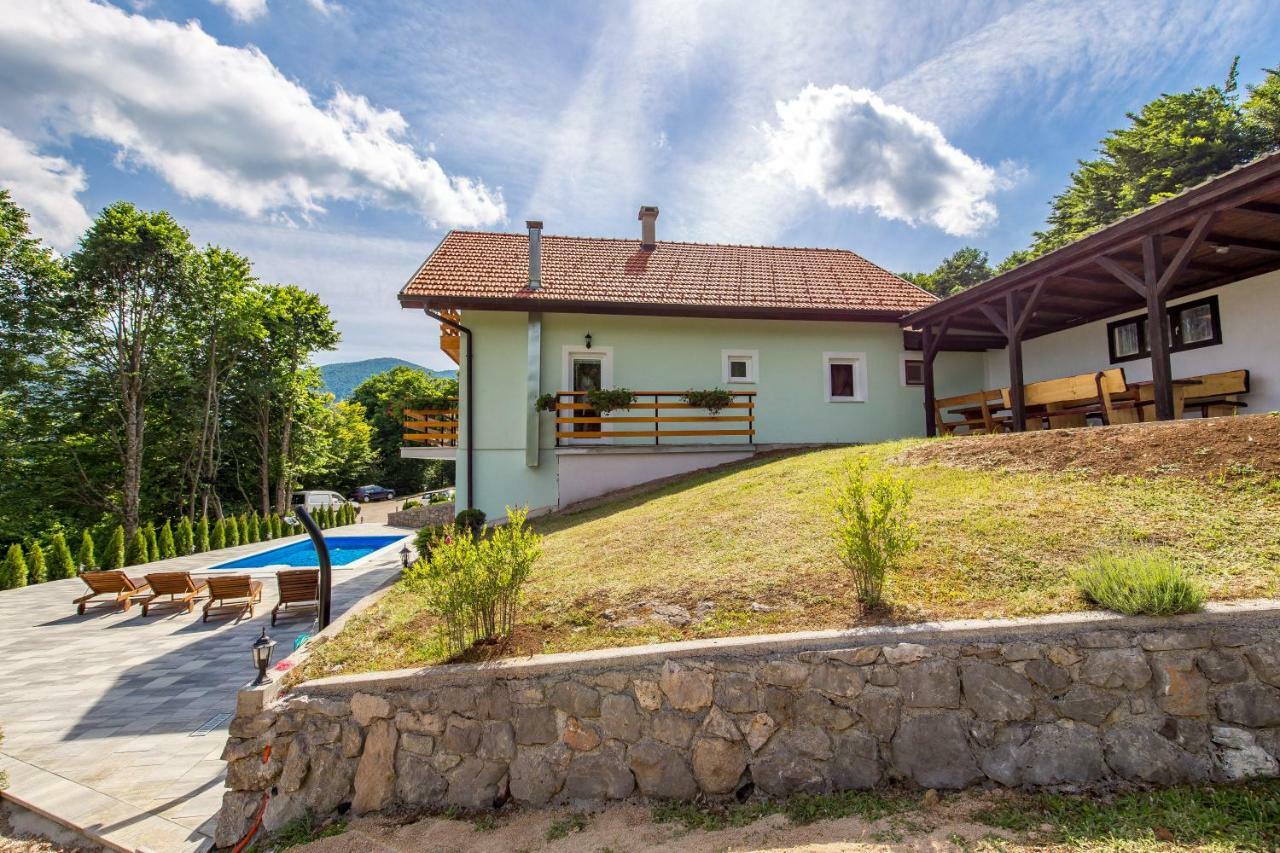 Villa Dino Tin Красно Поле Екстериор снимка