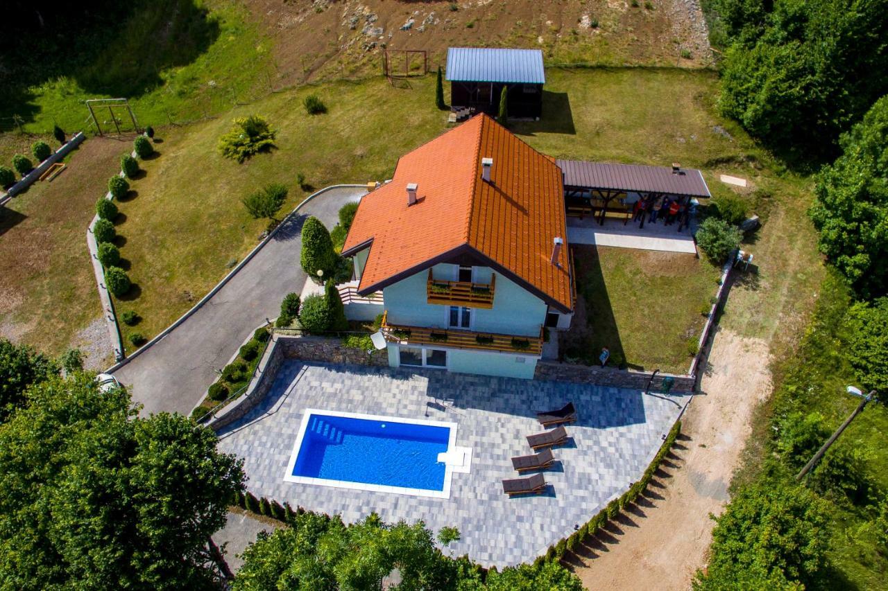 Villa Dino Tin Красно Поле Екстериор снимка