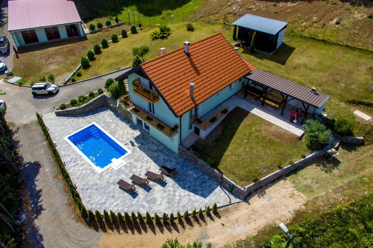 Villa Dino Tin Красно Поле Екстериор снимка