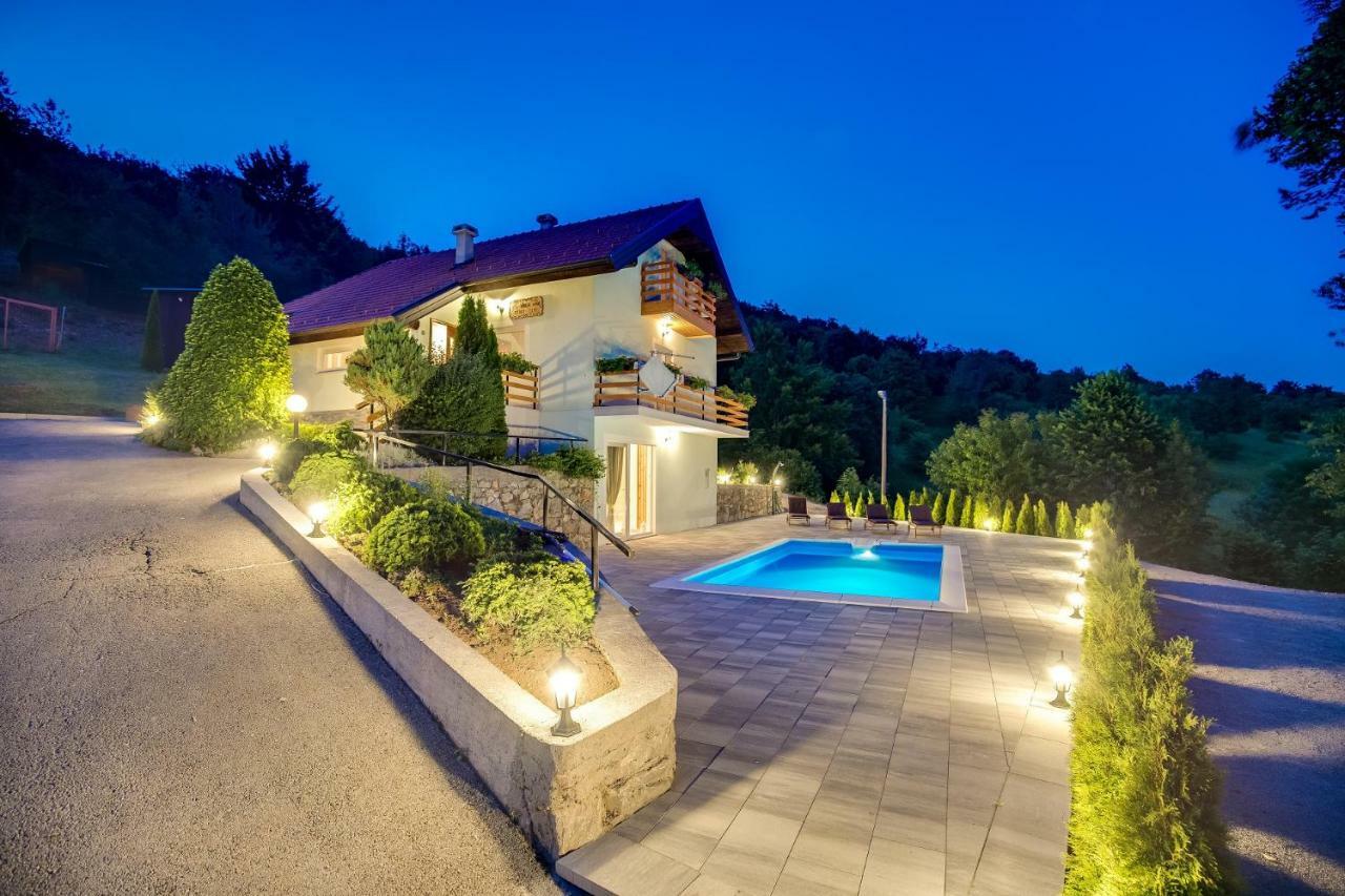 Villa Dino Tin Красно Поле Екстериор снимка
